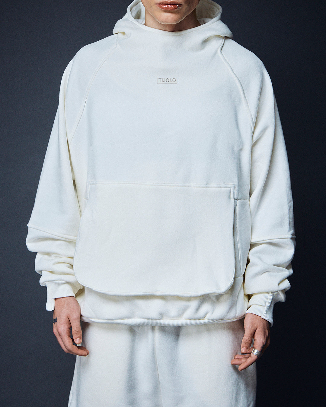 GUERRILA ✷ HOODIE (White)